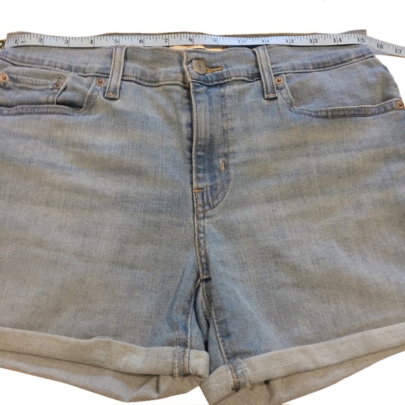 NWOT 🌺 Levi's Light Wash Mid Rise Shorts | 28 - Picture 6 of 12